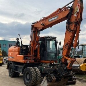 foto 15t excavator Doosan DX140