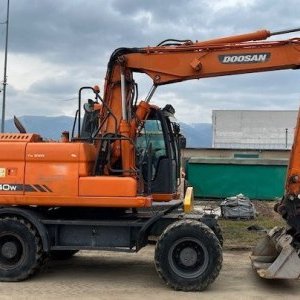 foto 15t excavator Doosan DX140